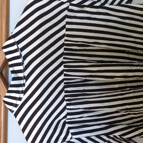 Torrid 2 Striped Button Down Front Shirt Top Challis Black White Stripes Referee - Picture 9 of 16
